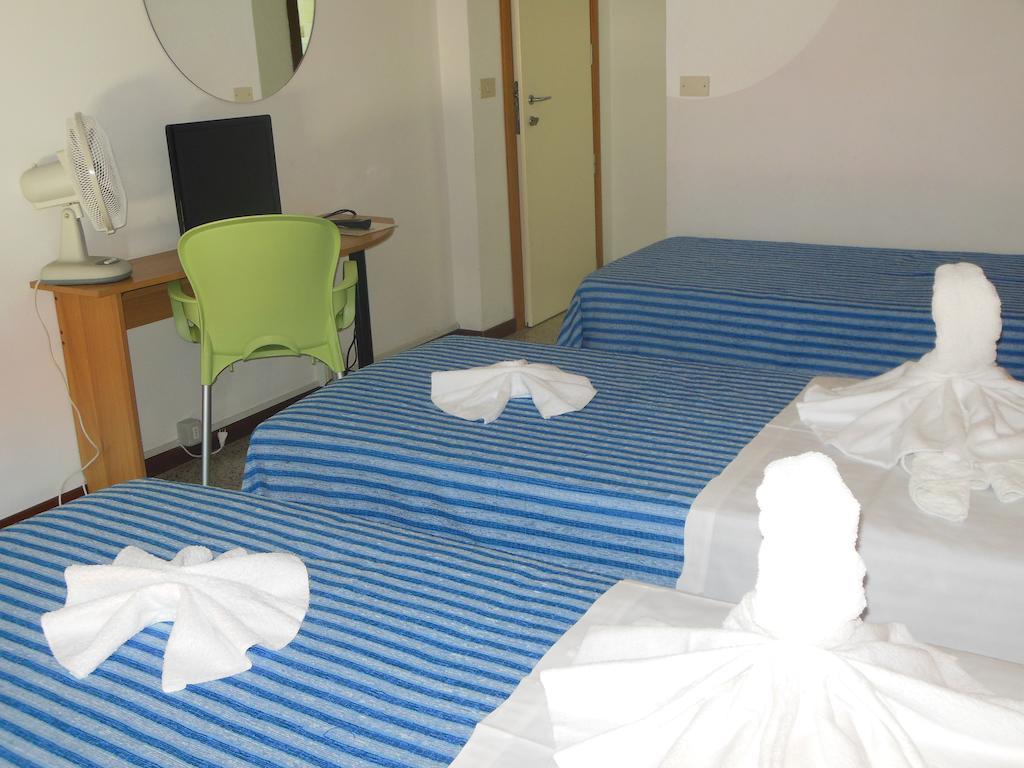 Hotel Edy Rimini Exterior foto